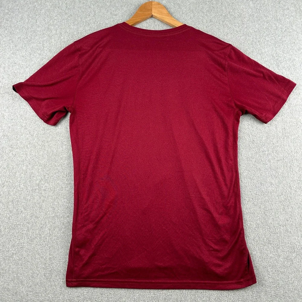 Nike T-Shirt Mens Medium Red The Nike Tee Athletic Cut Dri-Fit Graphic Swoosh